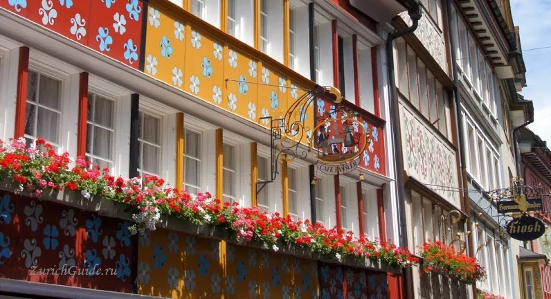 appenzell-14 Аппенцель (Appenzell), Швейцария - путеводитель по городу от ZurichGuide.org, фото. Как добраться в Аппенцель, что посмотреть в Аппенцеле, кухня Аппенцеля