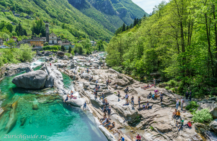 Lavartezzo, Ticino, Roman Bridge Switzerland - Verzasca valley, Lavertezzo