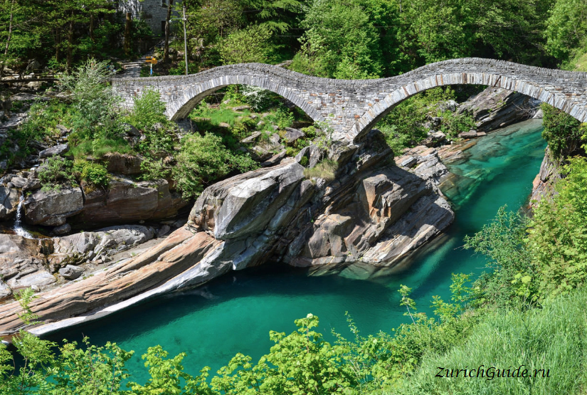 Lavartezzo, Ticino, Roman Bridge Switzerland - Verzasca valley, Lavertezzo