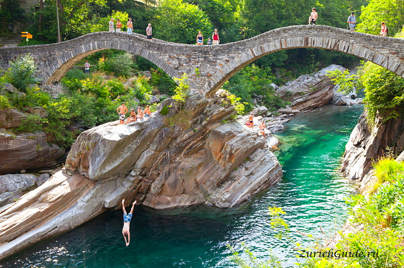 Lavartezzo, Ticino, Roman Bridge Switzerland - Verzasca valley, Lavertezzo