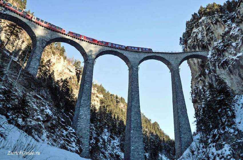 Панорамный поезд Бернина экспресс- Bernina express -- экскурсии по Швейцарии, что посмотреть в Швейцарии, панорамные поезда по Швейцароии, путеводитель по Швейцарии